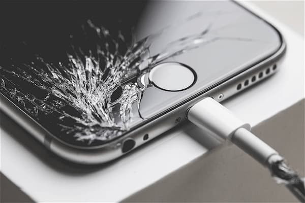Kính iPhone 6 bị vỡ