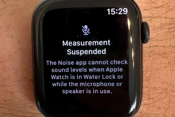 mic-apple-watch-7-bi-loi