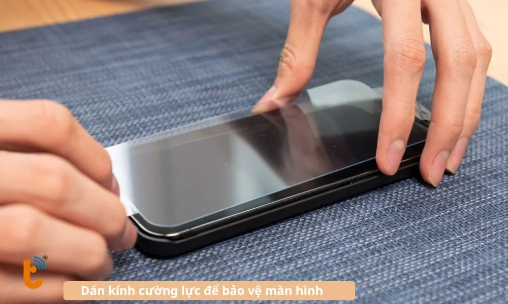 Dán kính cường lực