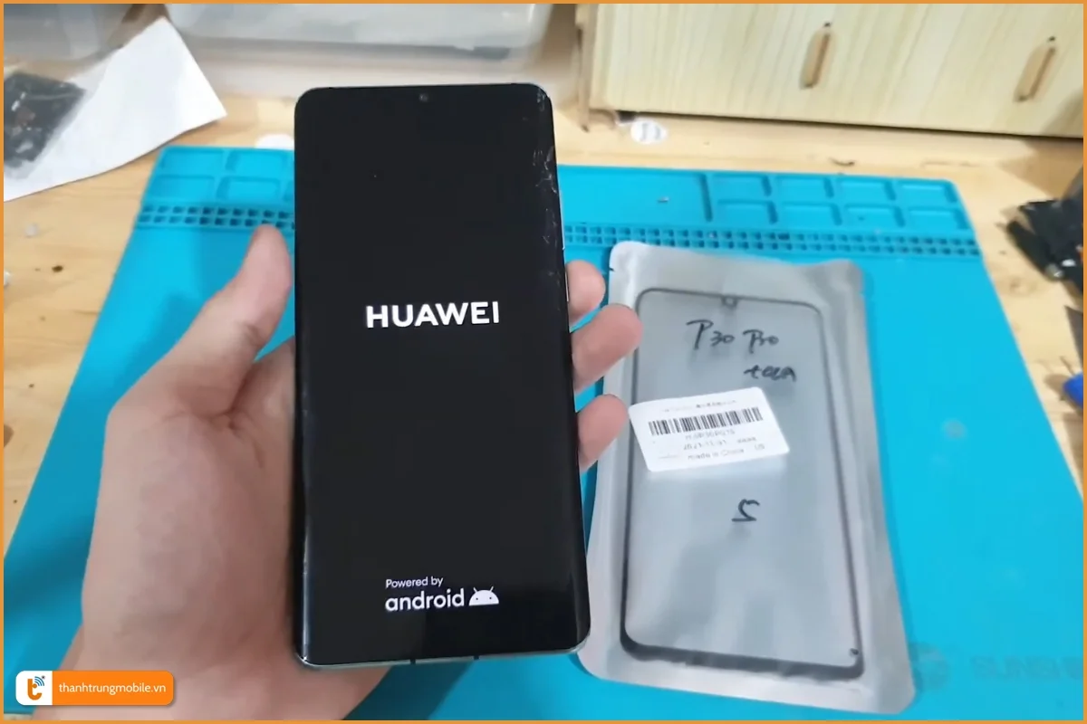 Huawei P30 Pro nứt bể mặt kính