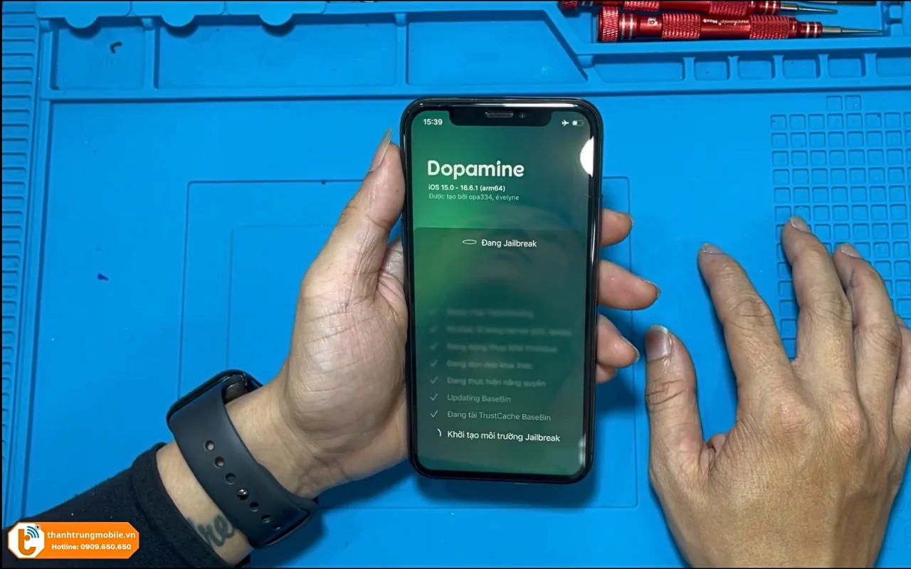 Jailbreak iPhone 13 Pro Max