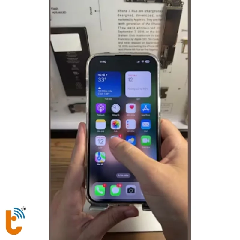 nhan-biet-iphone-ep-kinh-qua-cam-ung