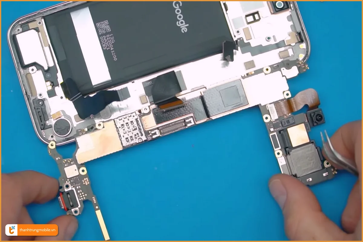 Quy trình thay chân sạc Google Pixel 8A