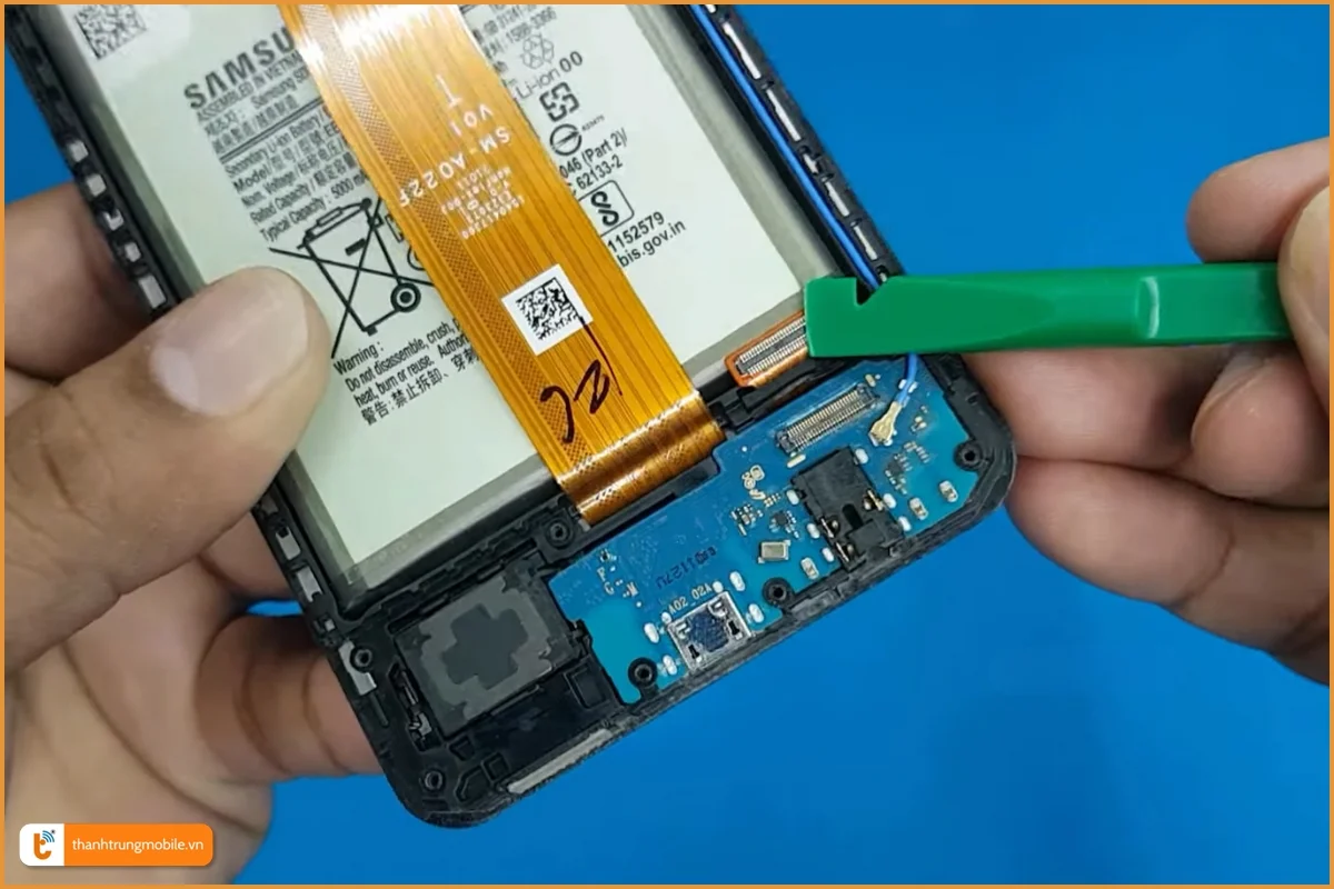 Quy trình thay chân sạc Samsung Galaxy M02