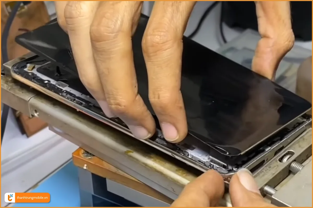 Quy trình thay màn hình Realme 14 Pro 5G