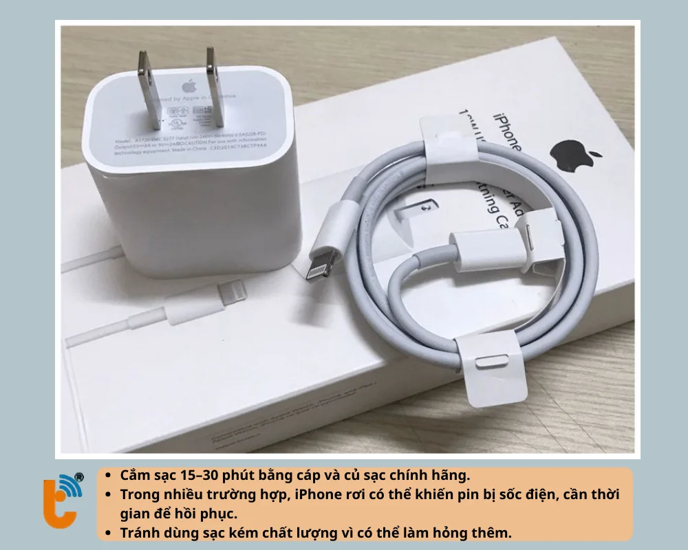 Dùng sạc chính hãng để giúp pin hồi phục sau va đập
