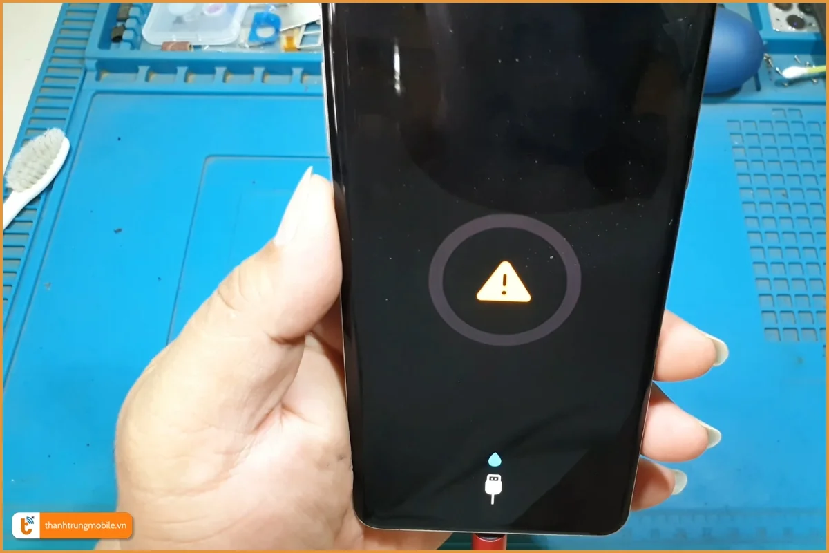 Samsung Galaxy S10 báo lỗi sạc