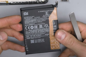 Thay pin Xiaomi Poco F3