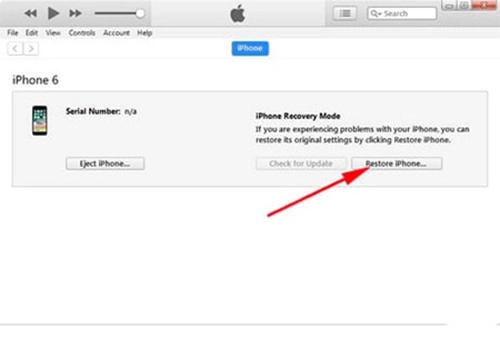 giữ phím Shift và nhấn vào Restore iPhone