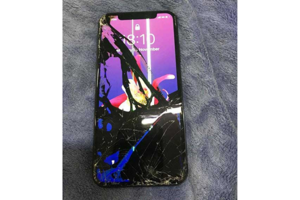 Tại sao màn hình iPhone bị chảy mực và khắc phục như thế nào?