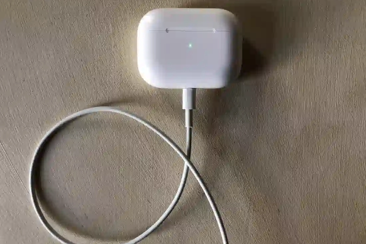 AirPod không lên đèn 2