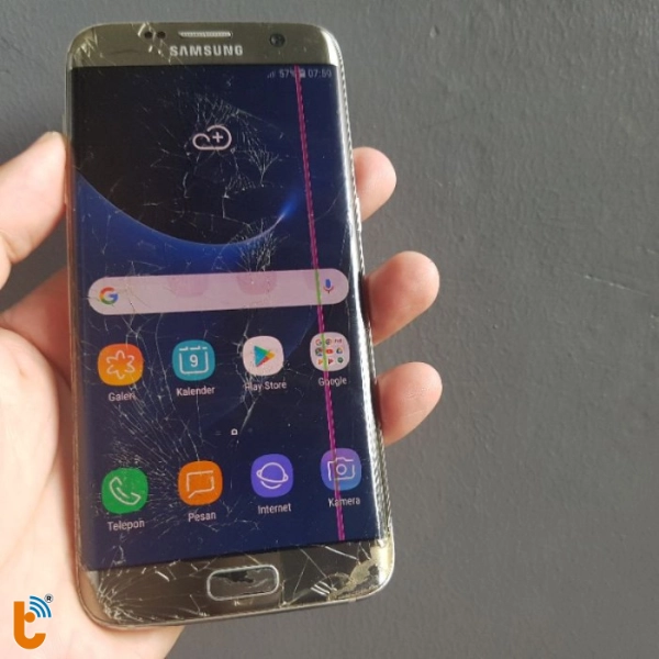 Samsung Galaxy S7 bi vo soc man hinh