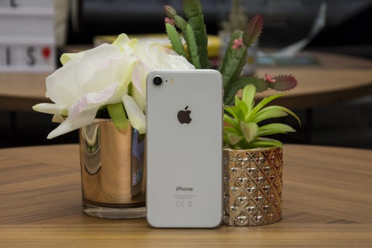 Nguyên nhân nên thay vỏ cho iPhone SE 2