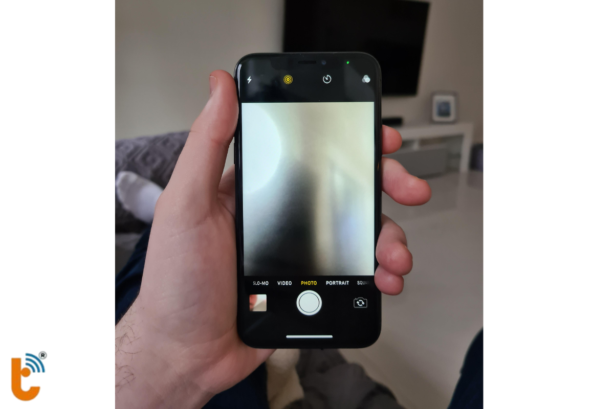 Camera iPhone 11 Pro bị mờ
