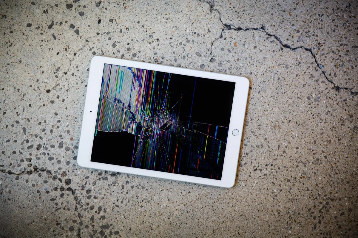Màn hình iPad Gen5 bị vỡ
