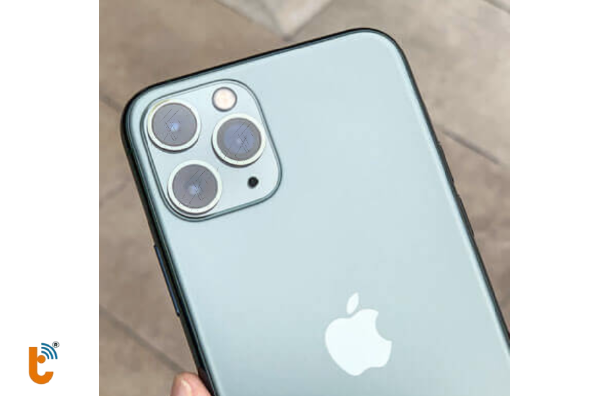Thay camera sau iPhone 11 Pro bị trầy xước