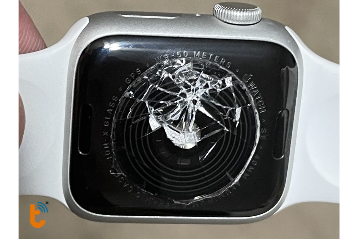 Đế sạc Apple Watch SE 2020 bị bể
