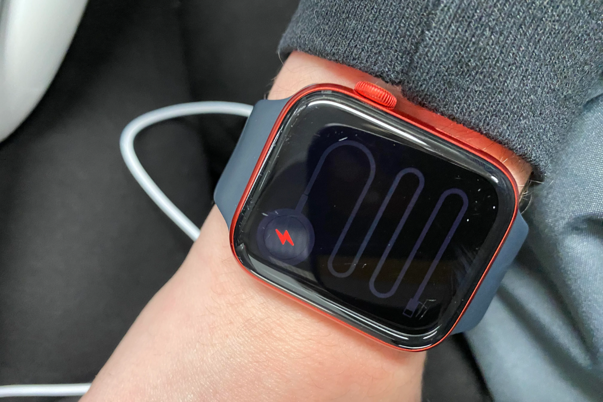 Đồng hồ không nhận sạc do lỗi đế sạc Apple Watch 