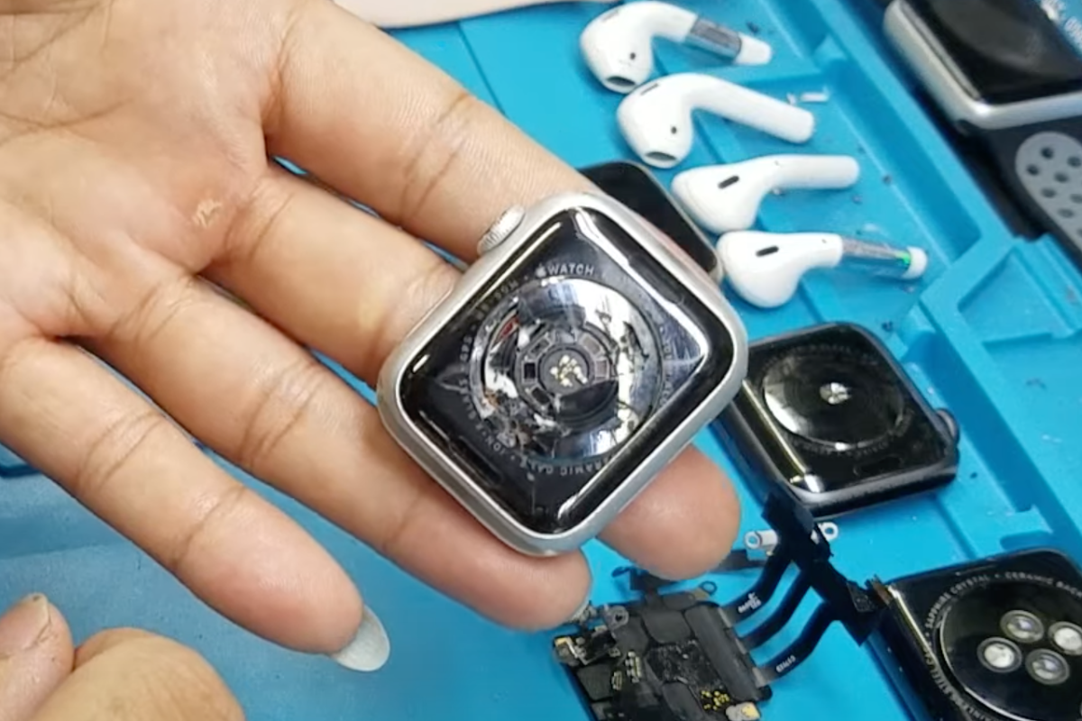 Apple Watch bị vỡ đế sạc 