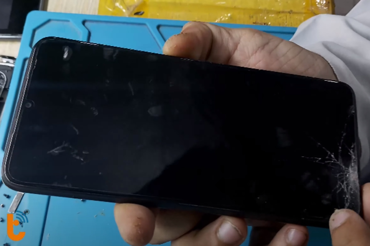 Mặt kính Xiaomi Redmi 9T bị nứt, vỡ