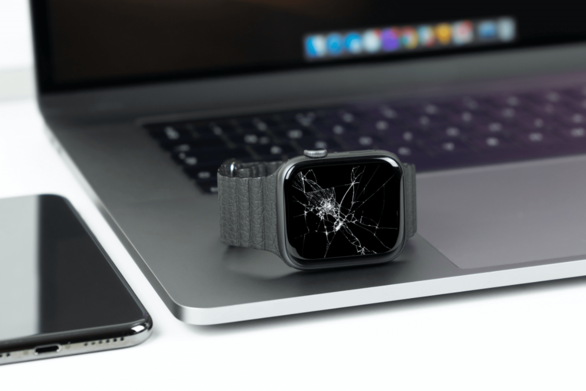 Có nhiều nguyên nhân khiến mặt kính Apple Watch SE 2022 bị hư hỏng