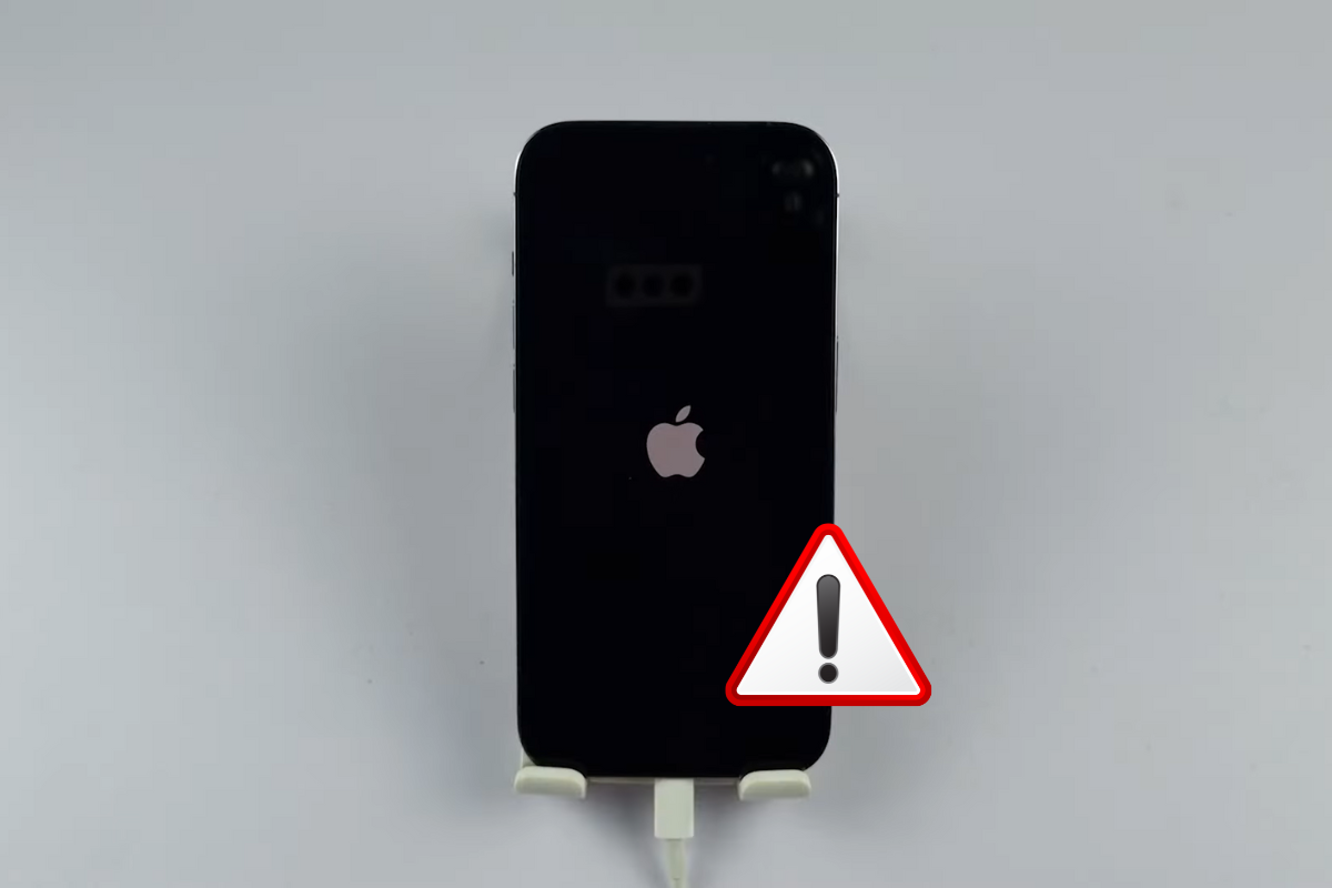 Chân sạc bị hỏng khiến iPhone 14 không nhận sạc pin