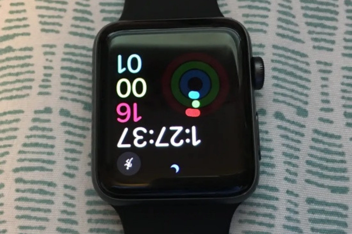 apple-watch-man-hinh-bi-nguoc