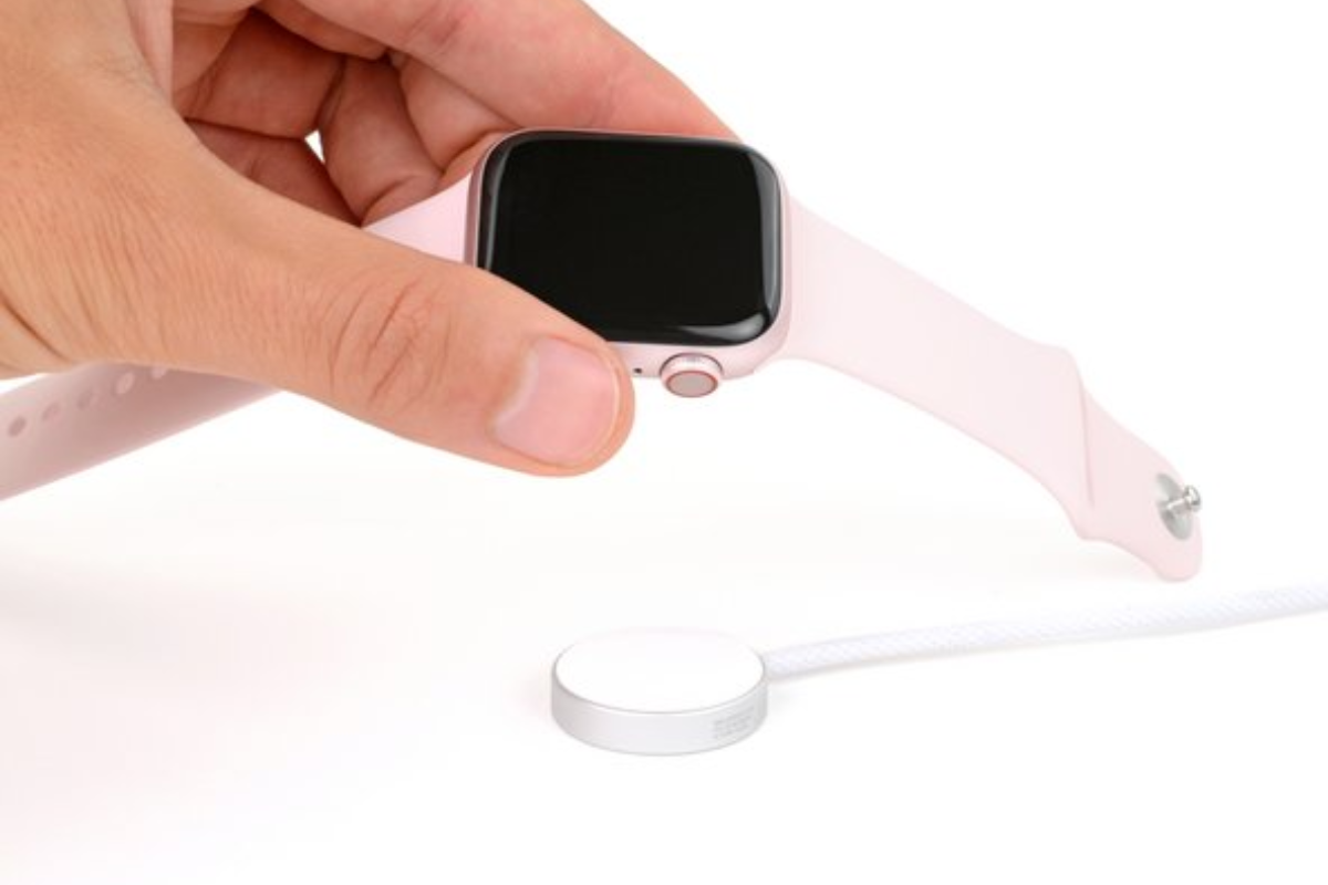 Apple Watch Series 9 sạc không vào pin