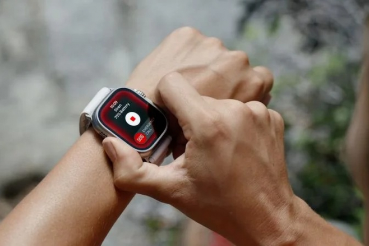 Cách sử dụng còi báo khẩn cấp trên Apple Watch Ultra