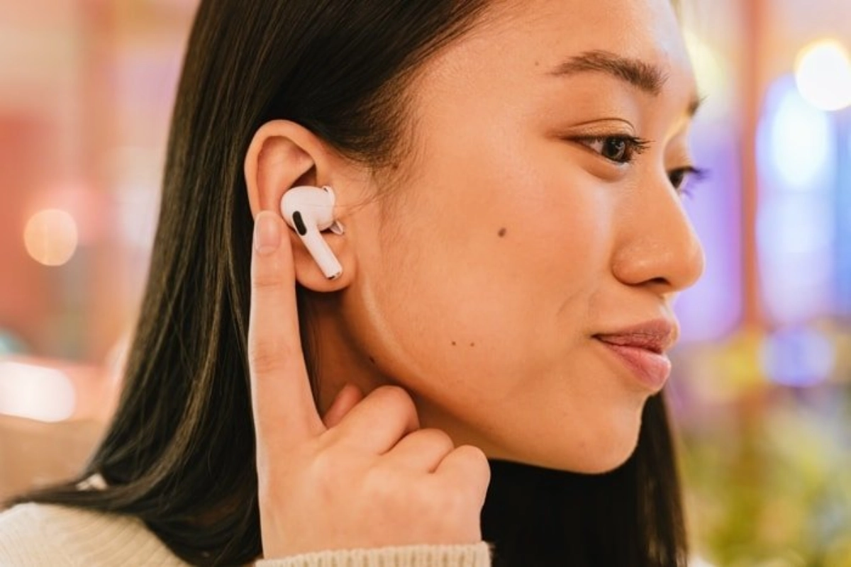 Hướng dẫn cách đeo tai nghe Airpods đúng cách