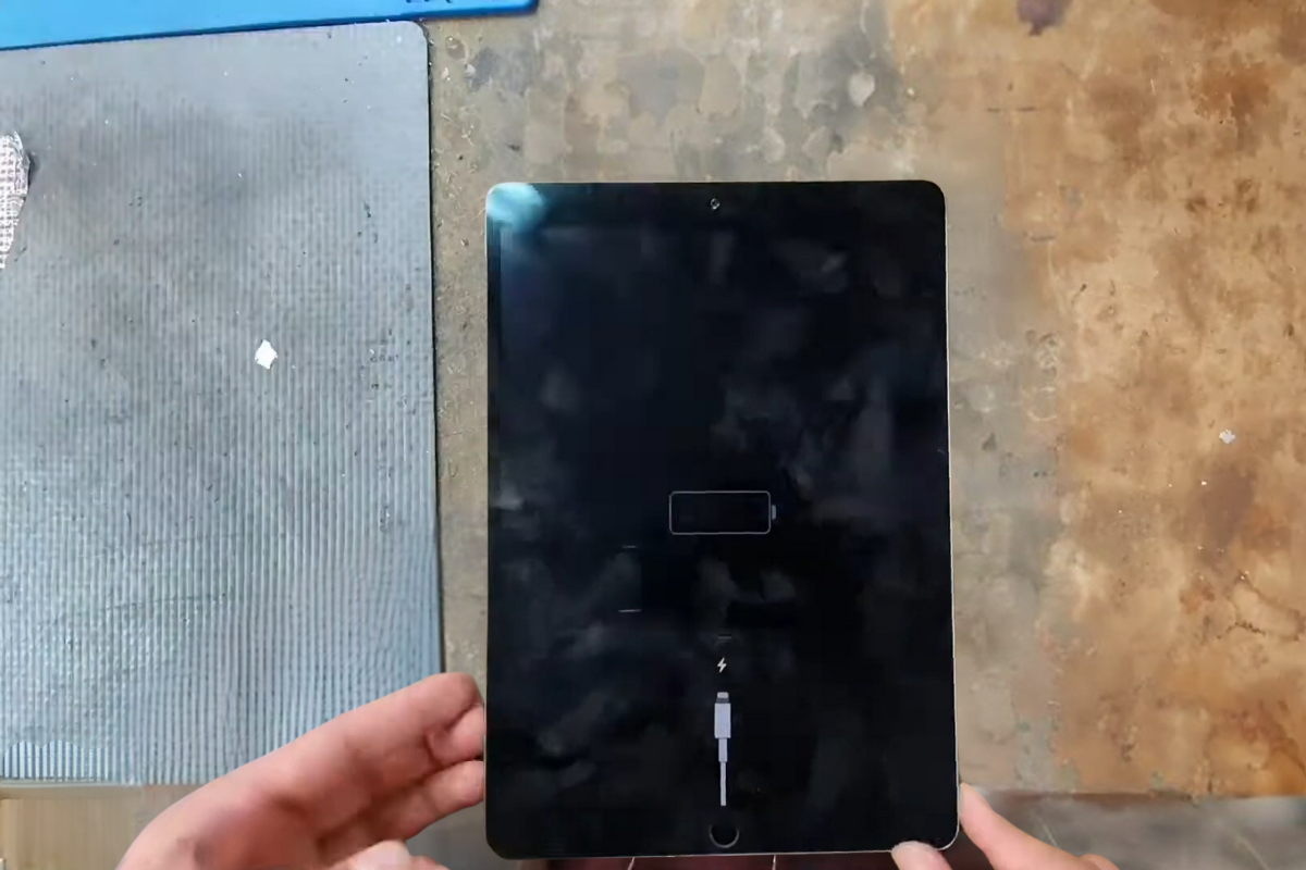 iPad Pro 10.5 sạc không vào pin