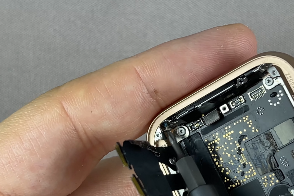 Sửa loa Apple Watch Series 9 bị hỏng