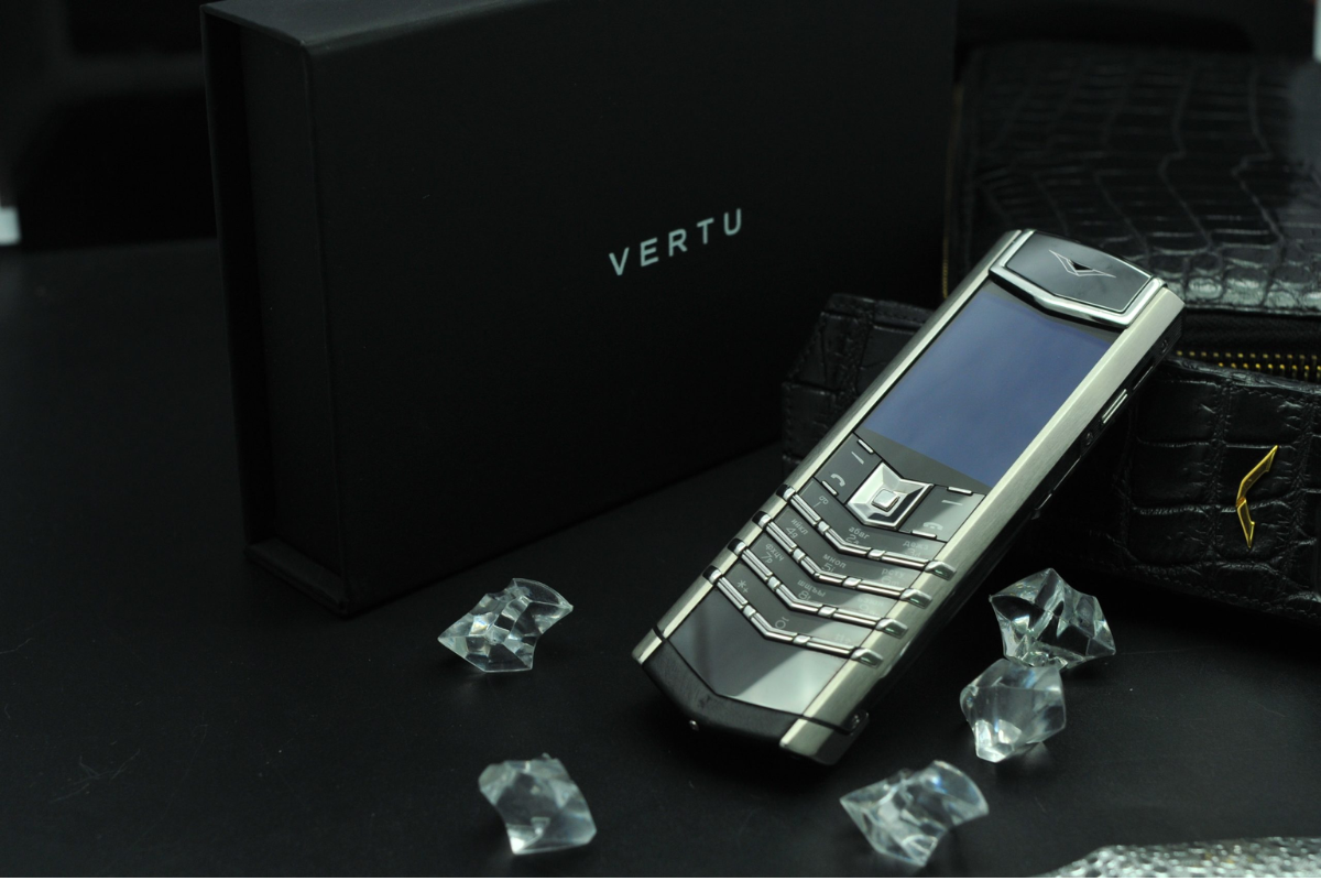 Chất liệu điện thoại Vertu