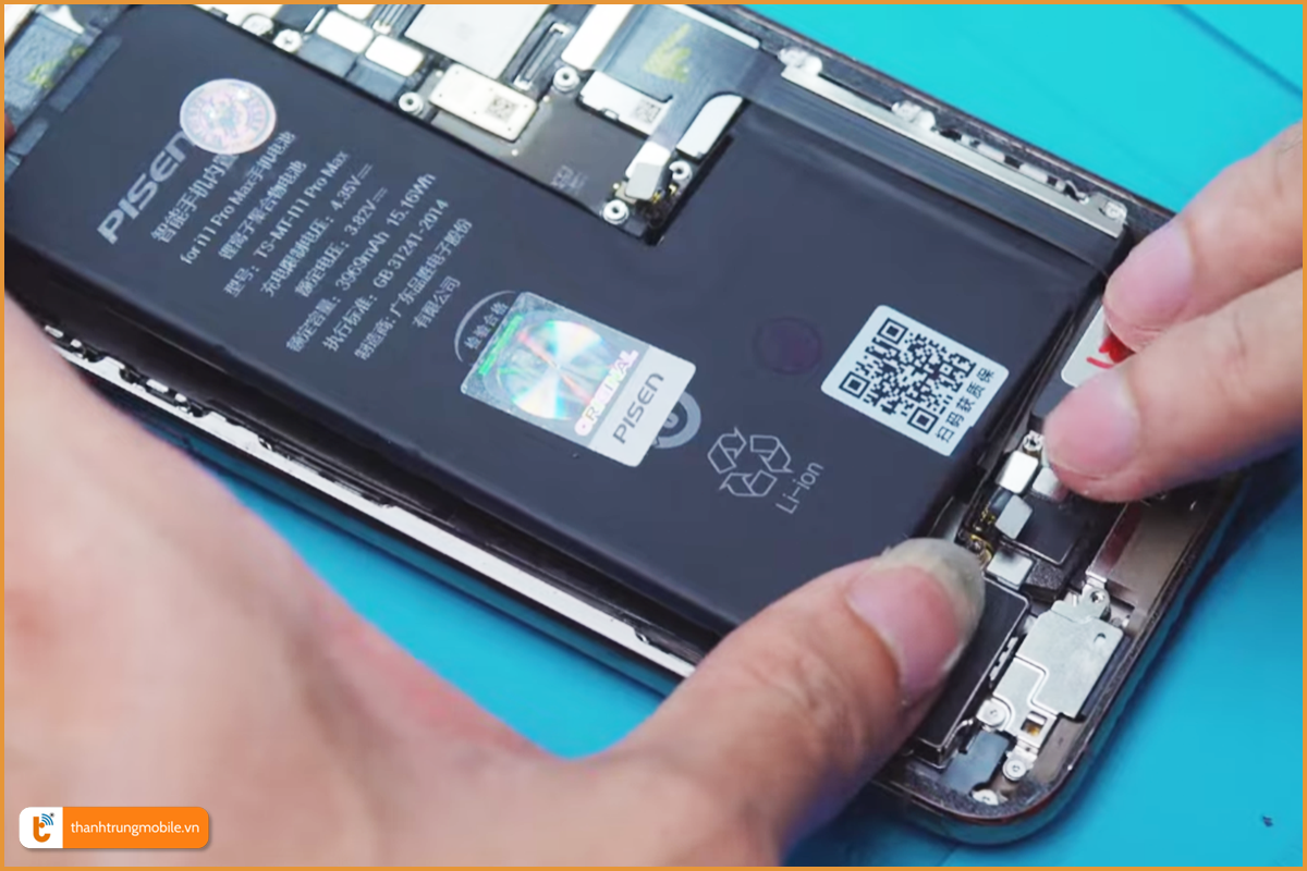 Thay Pin Pisen iPhone 11 Pro max chính hãng - Thành Trung Mobile