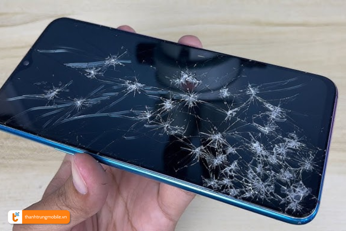 Màn hình điện thoại Oppo R17 Pro nứt vỡ nặng nề