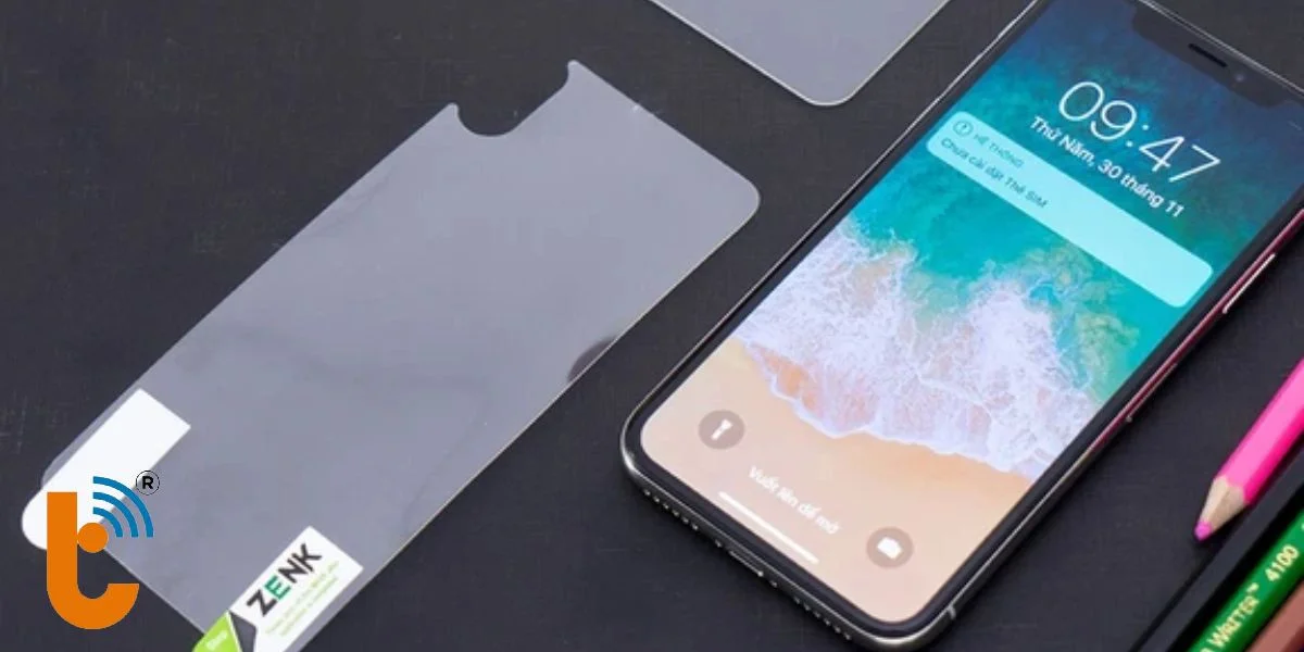 Sử dụng miếng dán cường lực cho iPhone X