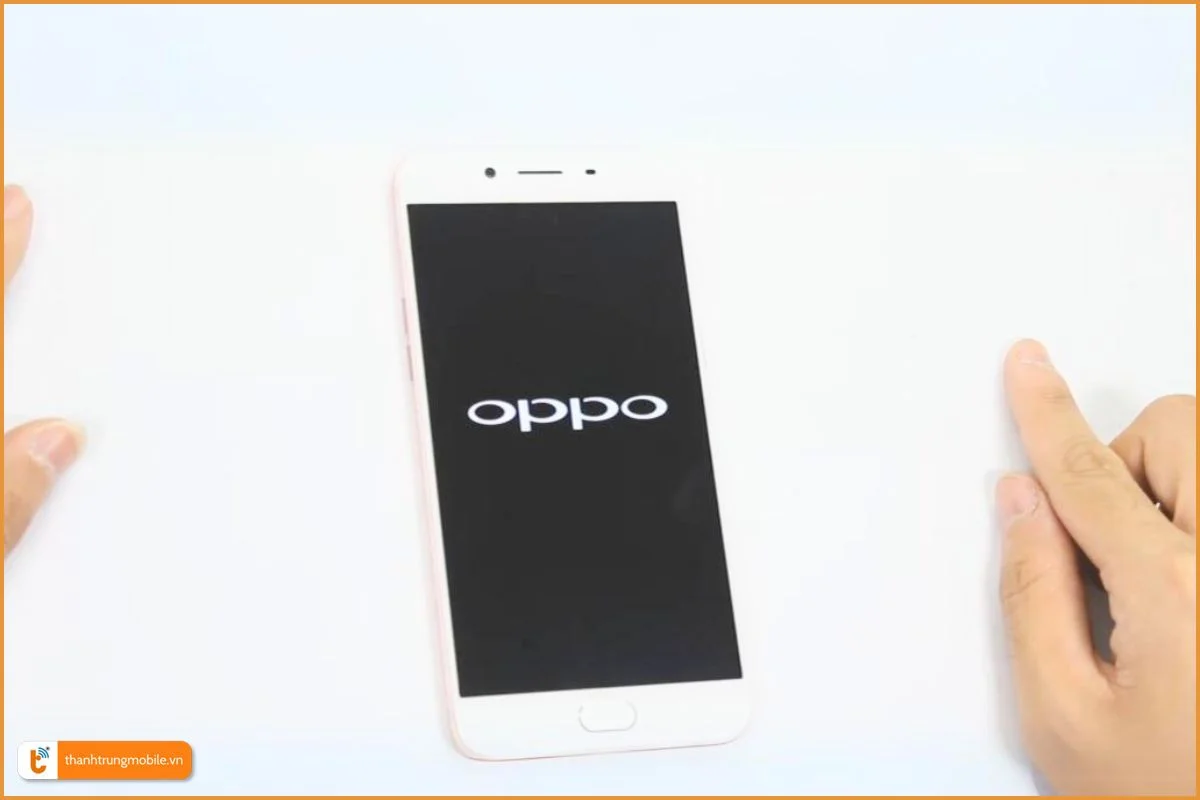 Thay màn hình Oppo R9s chính hãng - Thành Trung Mobile