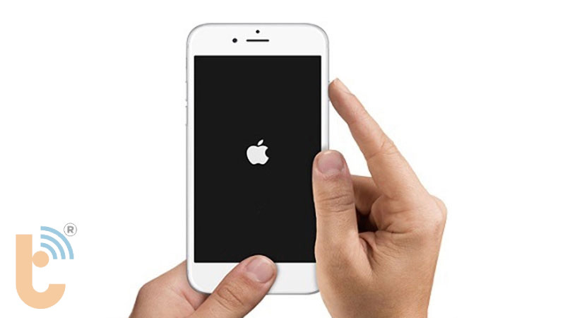 Khởi động lại iPhone 6s Plus bằng cách nhấn và giữ nút nguồn trong ít nhất 10 giây