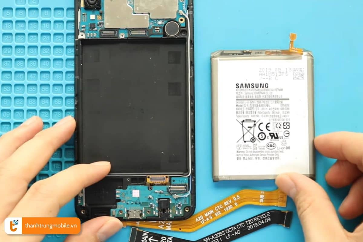 lợi ích của việc thay pin Samsung a20 chính hãng