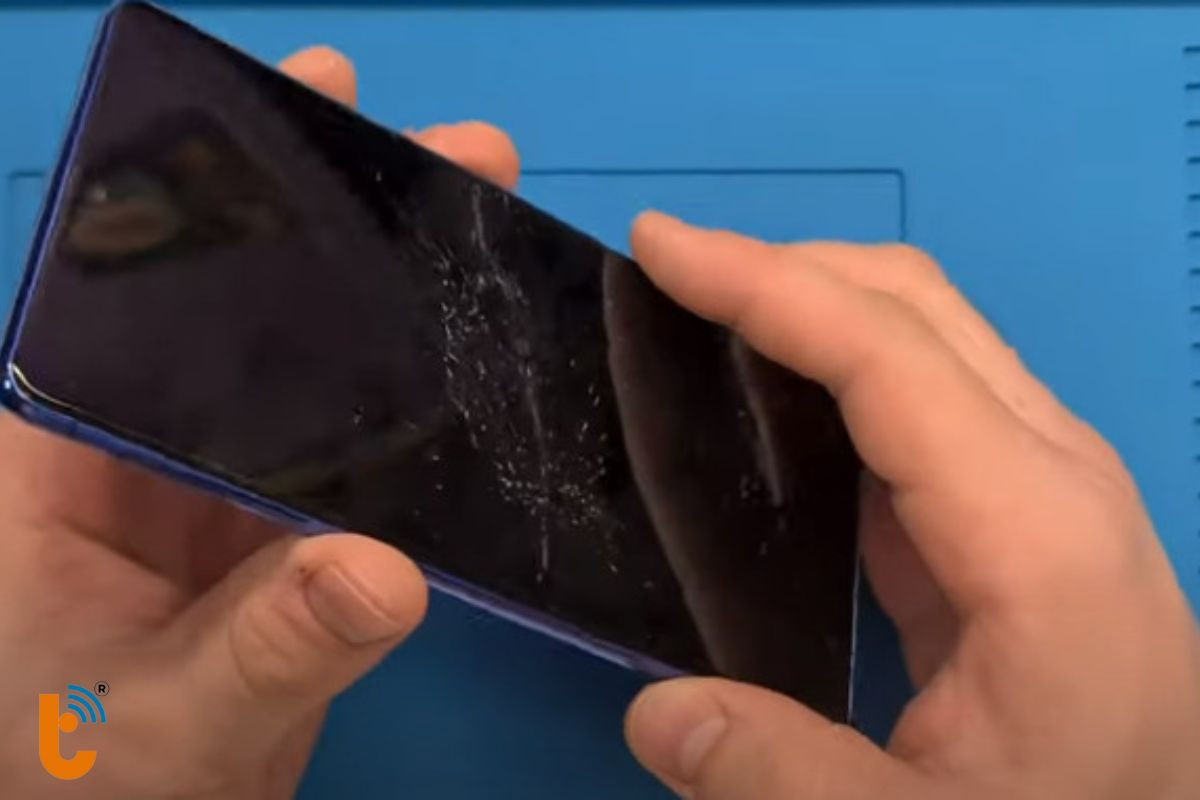 Màn hình Samsung Galaxy S10 Lite bị trầy xước do va đập
