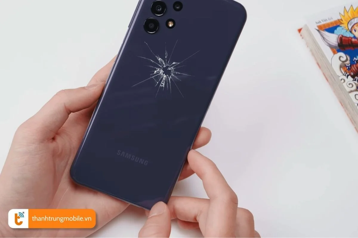 nguyen nhan vo lung samsung galaxy a13 bi hong