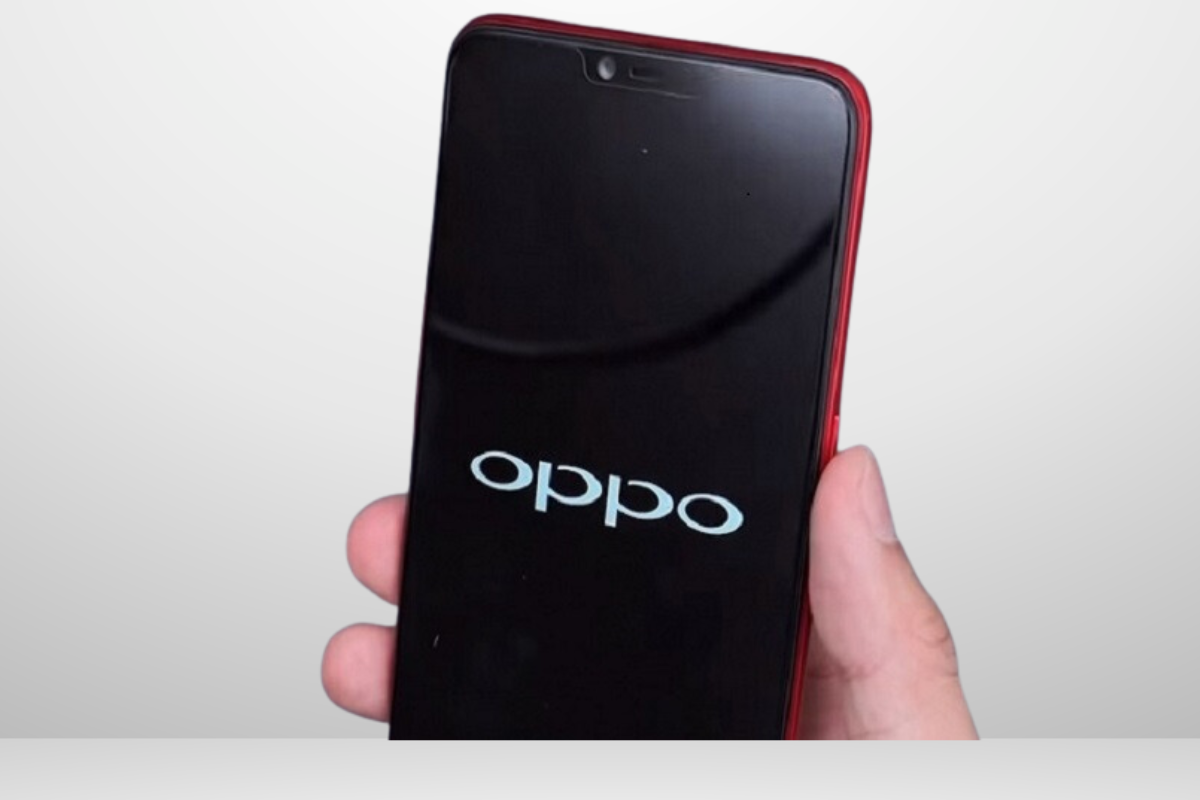 Điện thoại Oppo A7 gặp lỗi treo logo, màn hình hiển thị logo và không thể truy cập hệ điều hành.