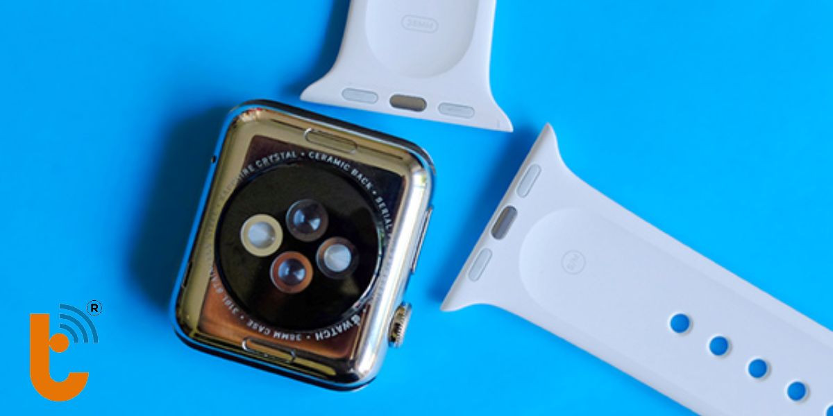 Việc tháo dây đeo Apple Watch để vệ sinh được dễ dàng hơn