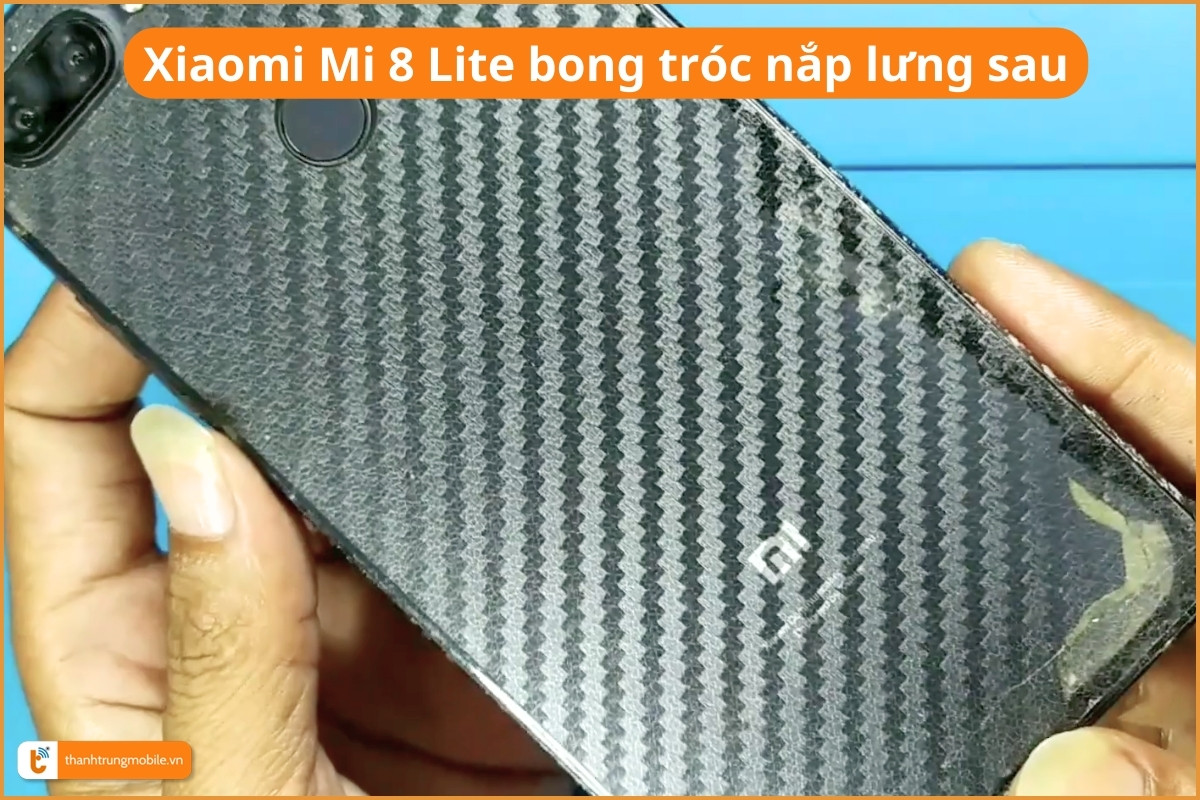 Xiaomi Mi 8 Lite bong tróc nắp lưng sau