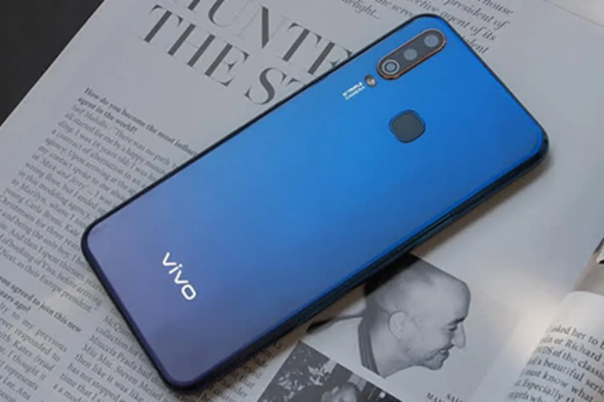 Thay nắp lưng Vivo u10 chính hãng