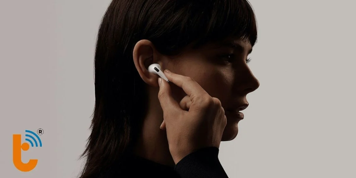 Nhấn và giữ cảm biến lực trên thân AirPods