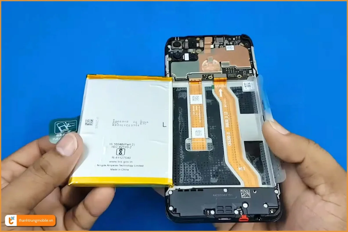 Quy trình thay pin điện thoại Realme C15