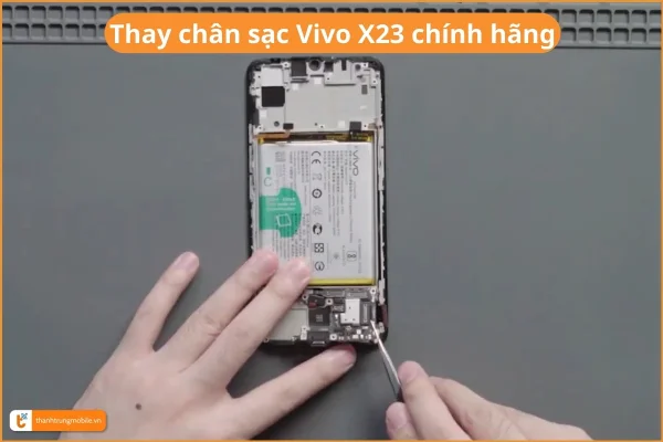 thay-chan-sac-vivo-x23-chinh-hang