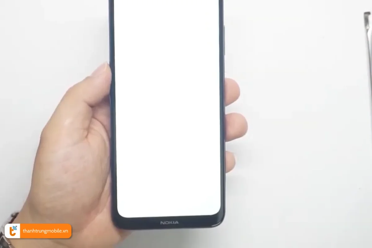Nokia G10 bị lỗi màn hình trắng hoàn toàn không hiển thị được