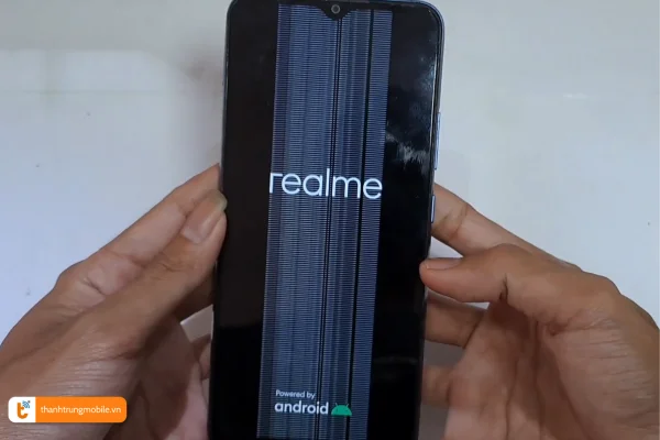 realme-c12-bi-loi-soc-man-hinh